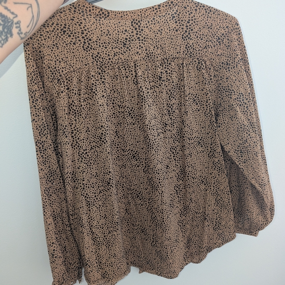 Leopard Print Button-Up Blouse - Picture 2 of 2